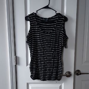 Rue 21 Black and White Striped Top Extra Large